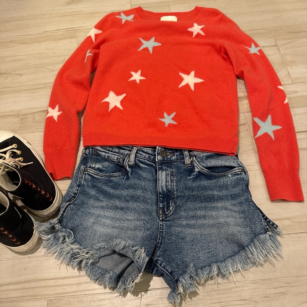 Cynthia Rowley Red + White Stars 100% Cashmere Top — Size M — Like-New ❤️⭐️